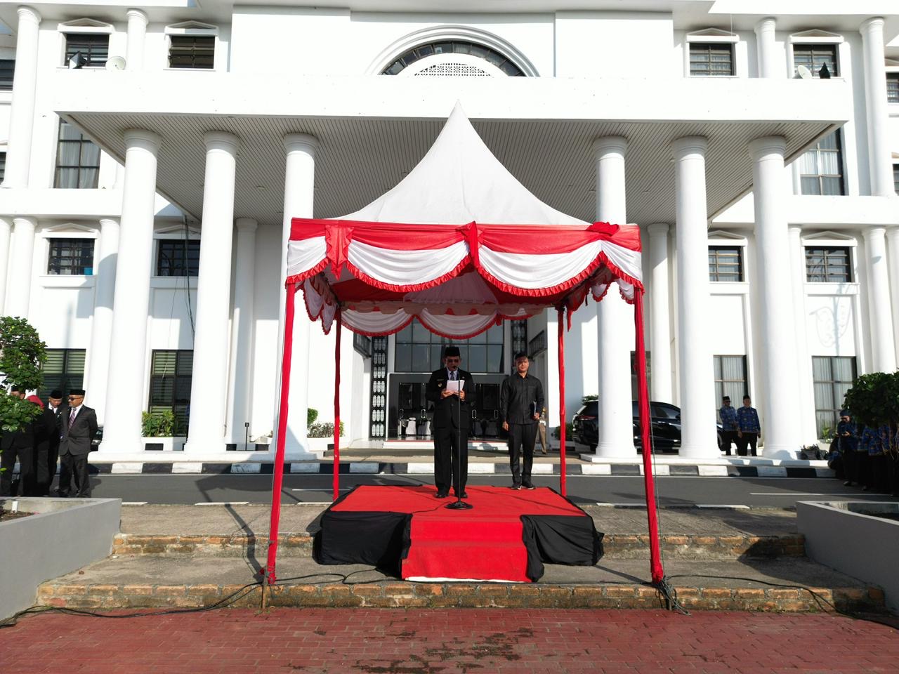Gubernur Ansar Pimpin Upacara Hari Otonomi Daerah ke-30, Tegaskan Pentingnya Sinergi Pusat dan Daerah