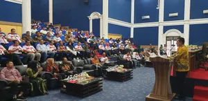 Gubernur Ansar Buka Seminar Nasional  Manajemen Sumber Daya Manusia Uniba