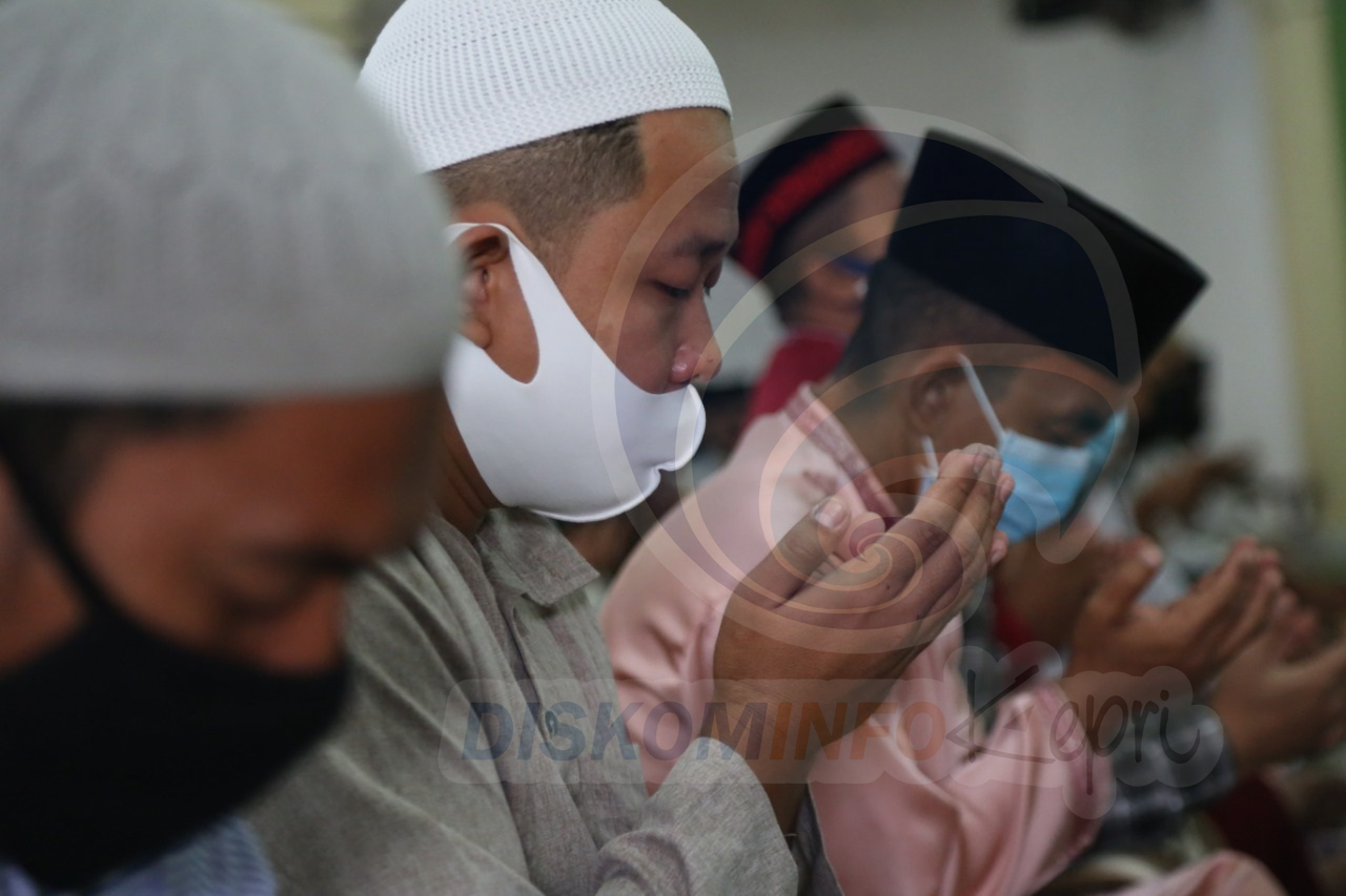 Satgas: Shalat di Masjid Tidak Perlu Jaga Jarak Saat PPKM Level I