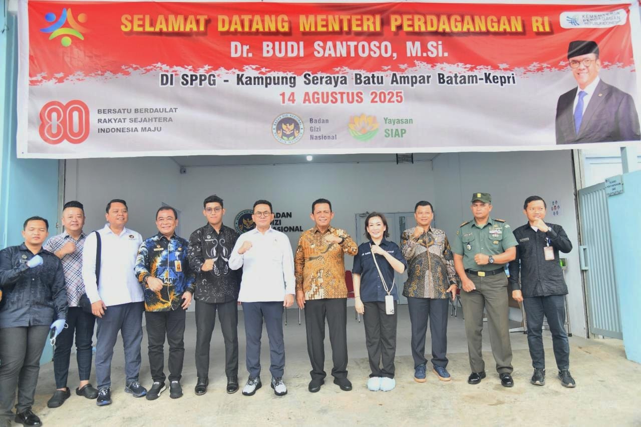 Menteri Perdagangan Tinjau SPPG Kampung Seraya Kota Batam