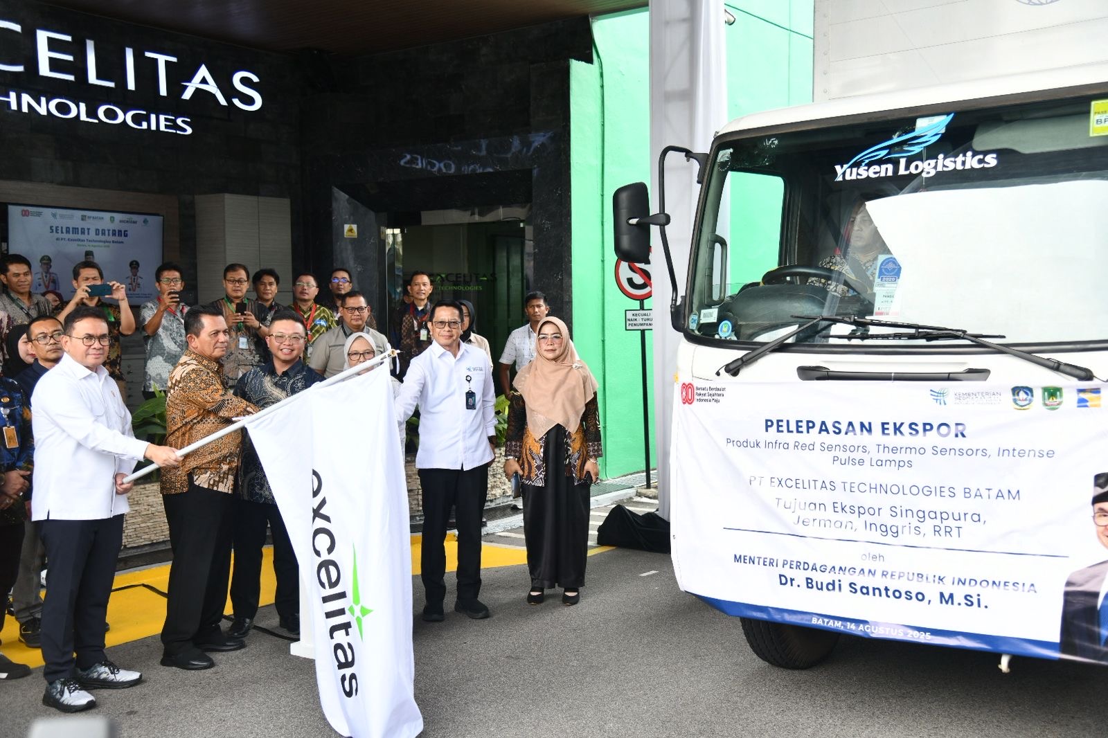 Mendag Lepas Ekspor Produk Teknologi Tinggi dari Batam ke Empat Negara