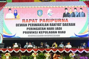 Gubernur Hadiri Sidang Paripurna HUT Kepri ke-19