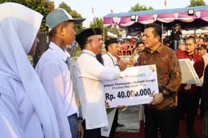 Kunker di Lima Kecamatan di Kabupaten Karimun, Gubernur Ansar Serahkan Total Bantuan Rp55,36 M