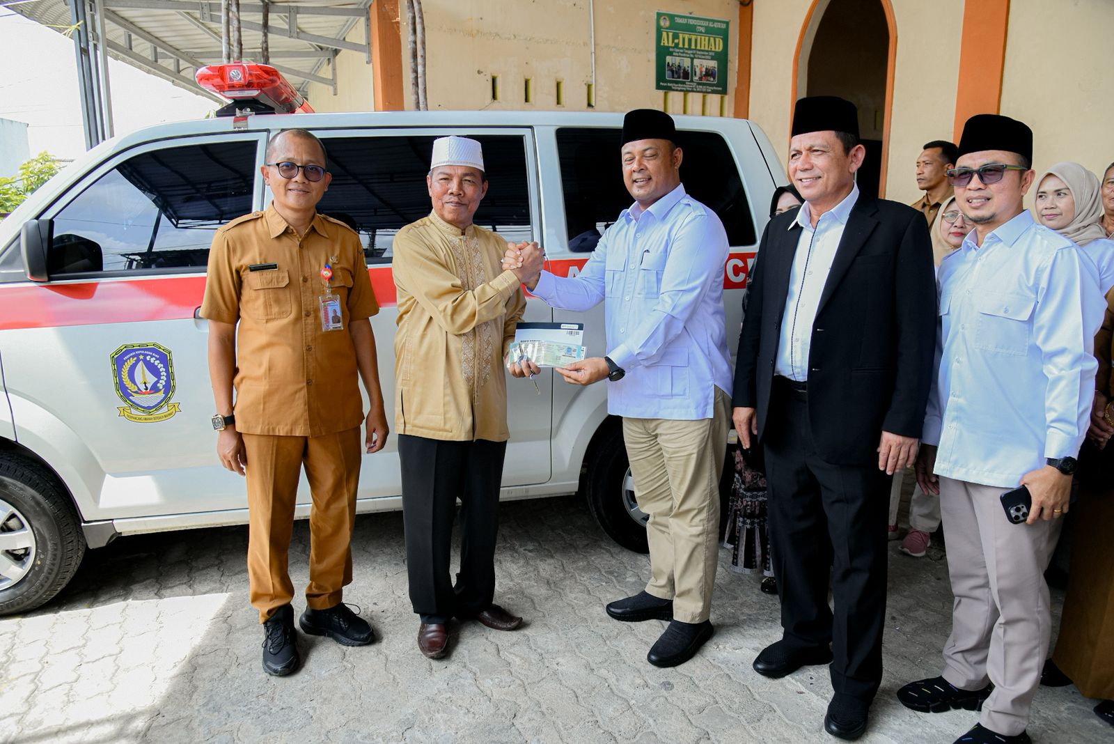 Ambulans untuk Bukit Raya Ganet: Wujud Sinergi Pemerintah, DPRD, dan Masyarakat