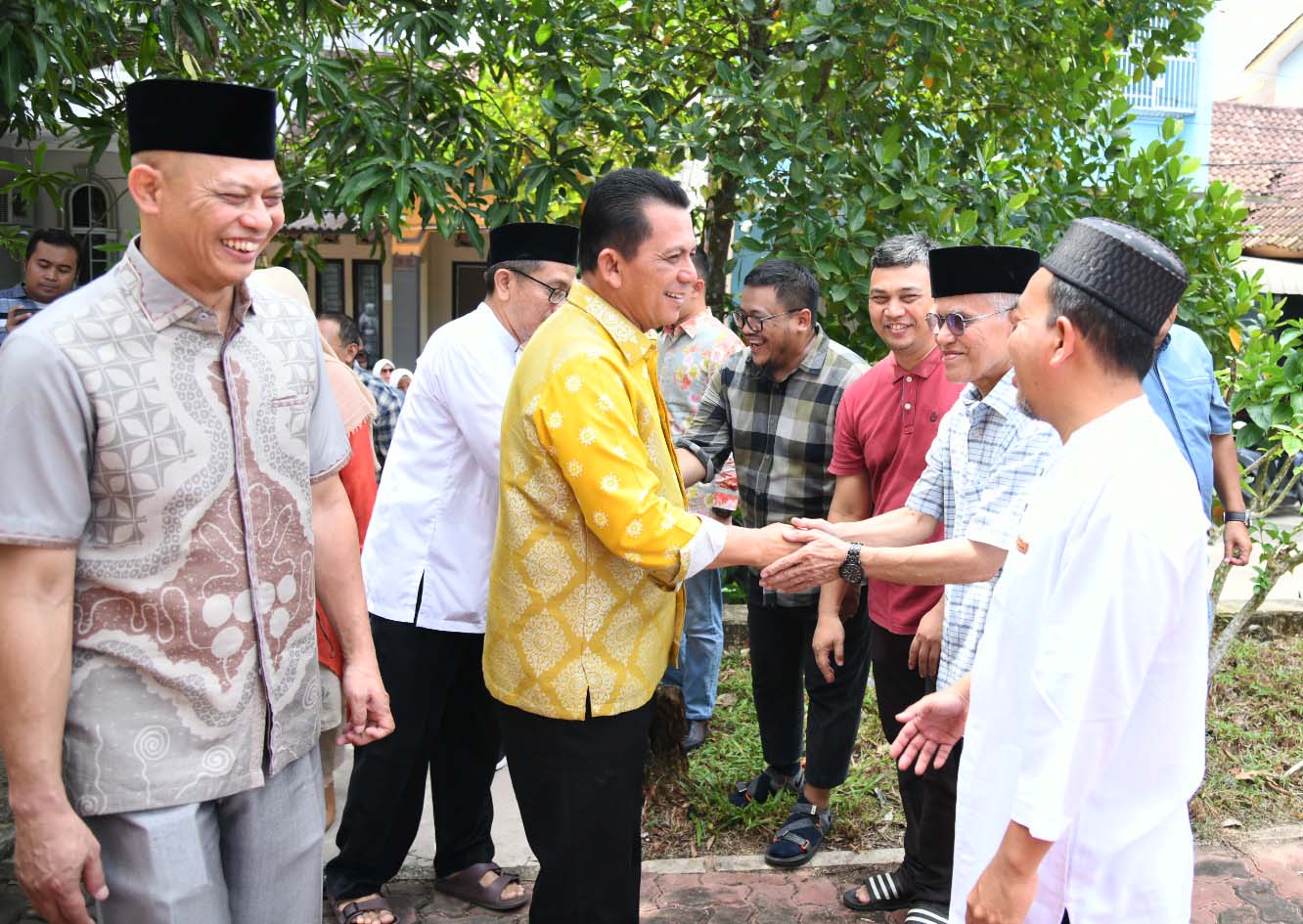 Gubernur Ansar Disambut Antusias Saat Bersilaturahmi Bersama Masyarakat Perumahan KDA Batam