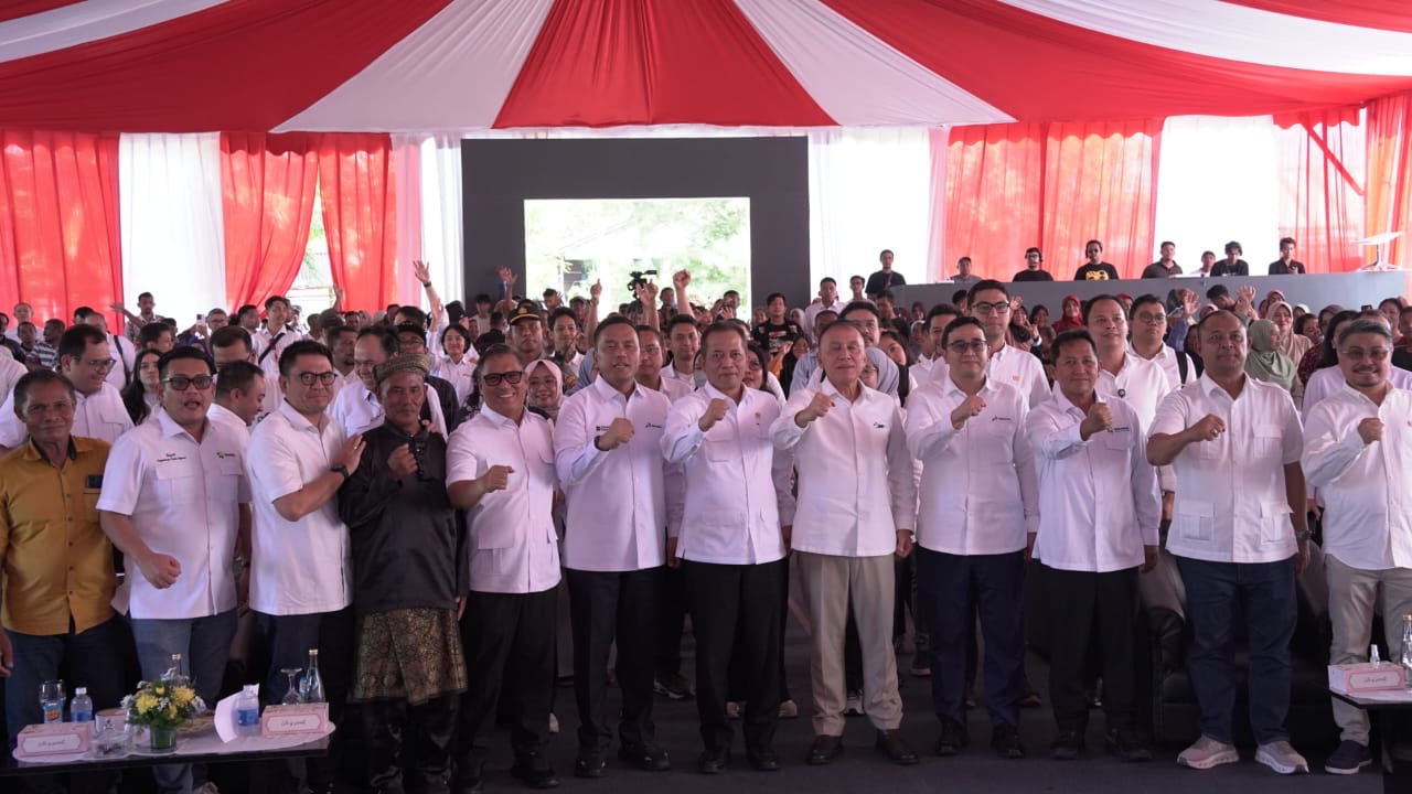 Menteri Koperasi & UKM Bersama Wagub Kepri Resmikan Peluncuran PLTS Koperasi Merah Putih