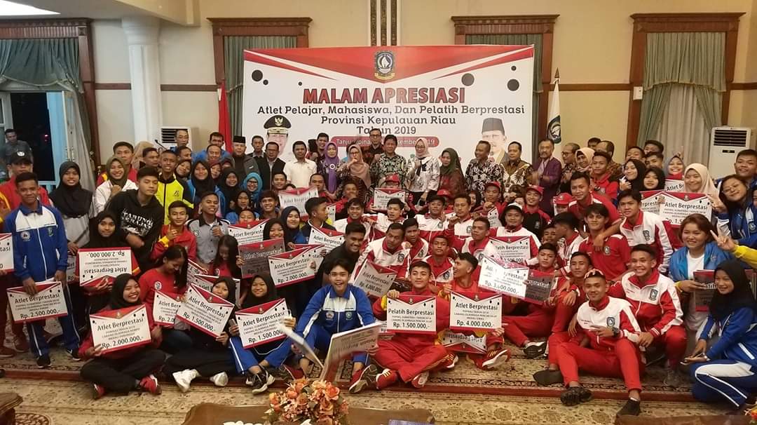 106 Atlet Kepri Terima Bonus Dari Pemprov Kepri