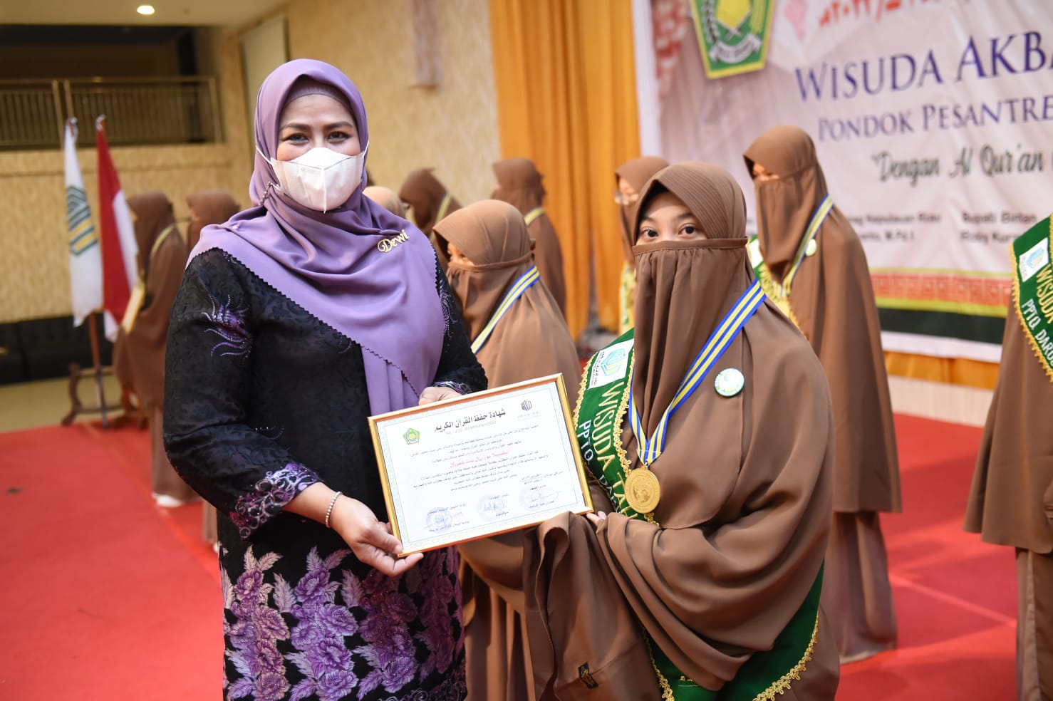 TP PKK Kepri Hadiri Wisuda Akbar Tahfidz Ponpes Darussilmi