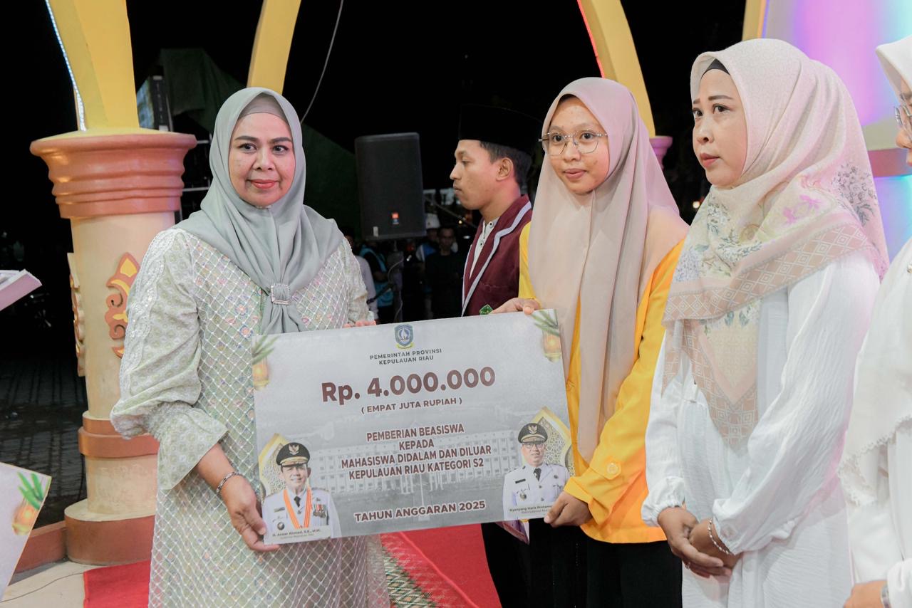 Gubernur Ansar Ajak Masyarakat Karimun Teladani Akhlak Rasulullah dalam Tabligh Akbar Peringatan Maulid Nabi