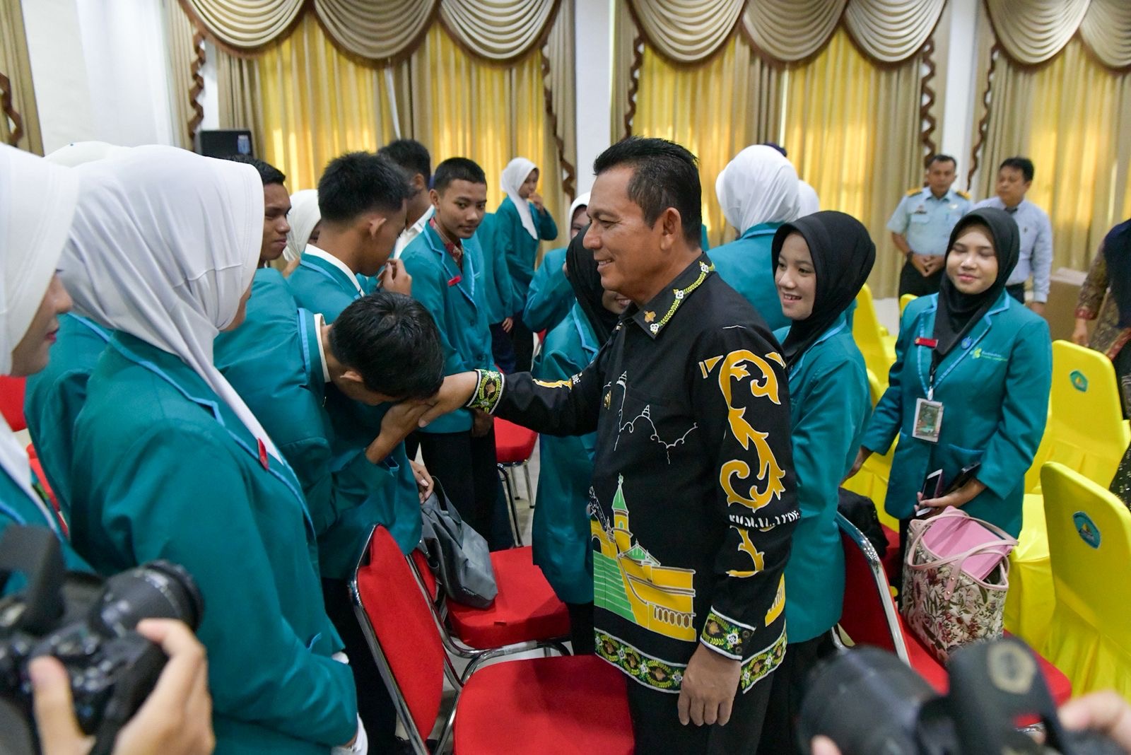 Gubernur Ansar Hadiri Dies Natalis ke-14 Poltekkes Kemenkes Tanjungpinang, Dorong SDM Kesehatan Mampu Bersaing Global