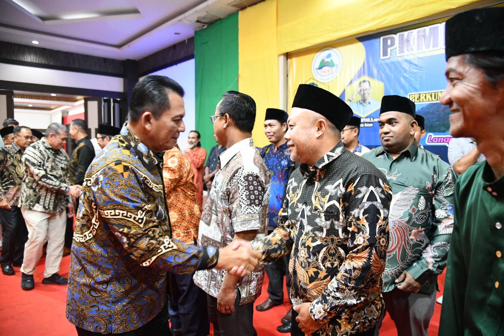 Hadiri Pengukuhan PKMB, Gubernur Ajak Warga Bawean Menjaga Kepri Tetap Aman