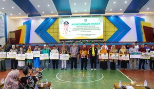 Gubernur Ansar Serahkan Bantuan senilai Rp82,55 miliar untuk Kecamatan Batam Kota dan Nongsa