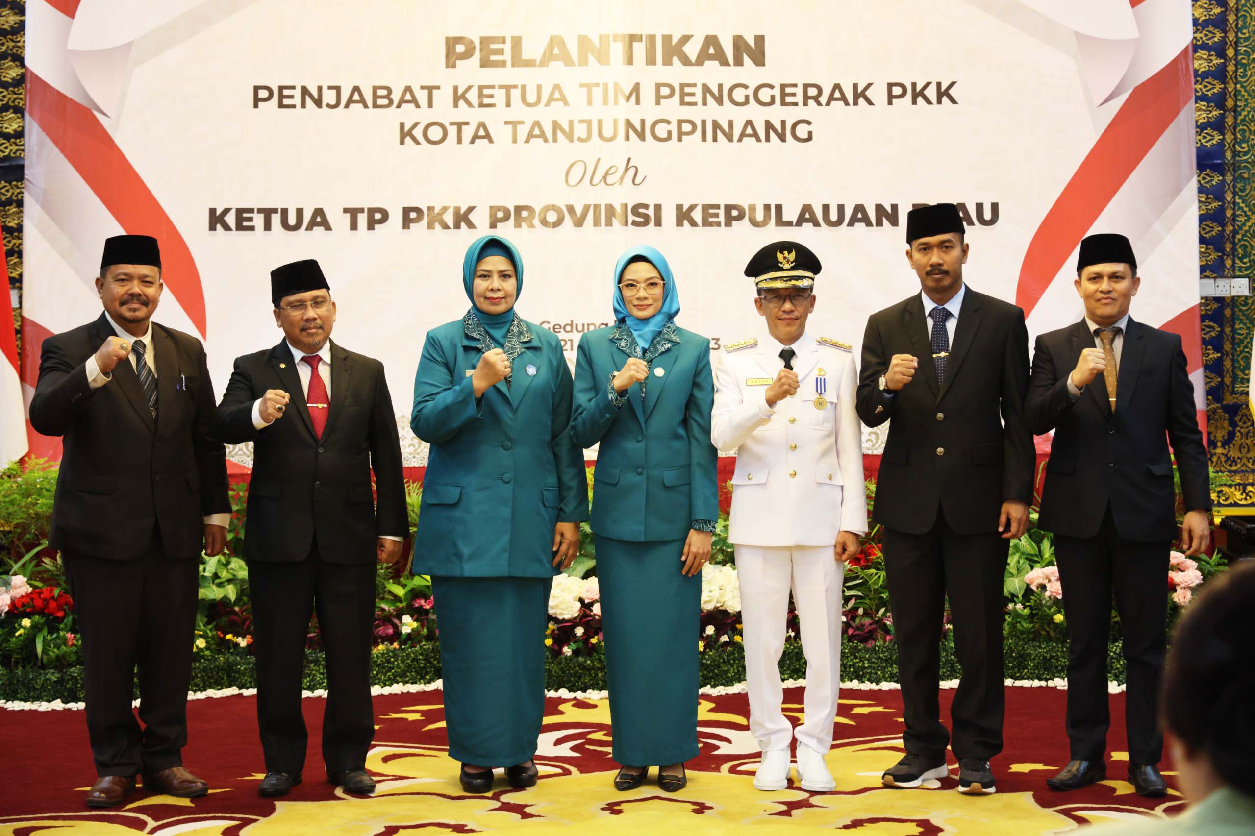 Dewi Ansar Lantik Ranny Gusfita Sari Penjabat Ketua TP-PKK Kota Tanjungpinang