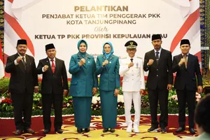 Dewi Ansar Lantik Ranny Gusfita Sari Penjabat Ketua TP-PKK Kota Tanjungpinang