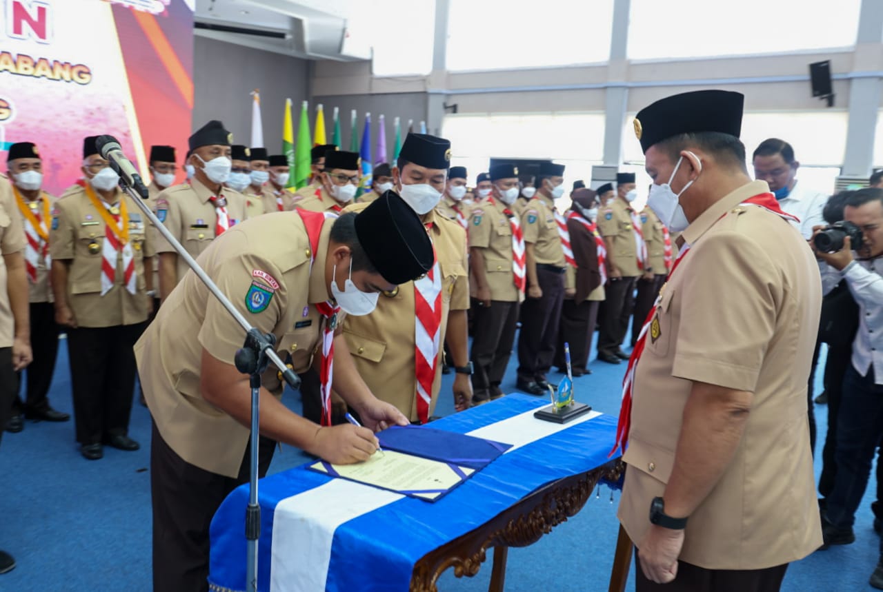 Gubernur Ansar Lantik Ketua dan Pengurus Mabicab Serta Ketua dan Pengurus Kwarcab Gerakan Pramuka Bintan 2022-2027