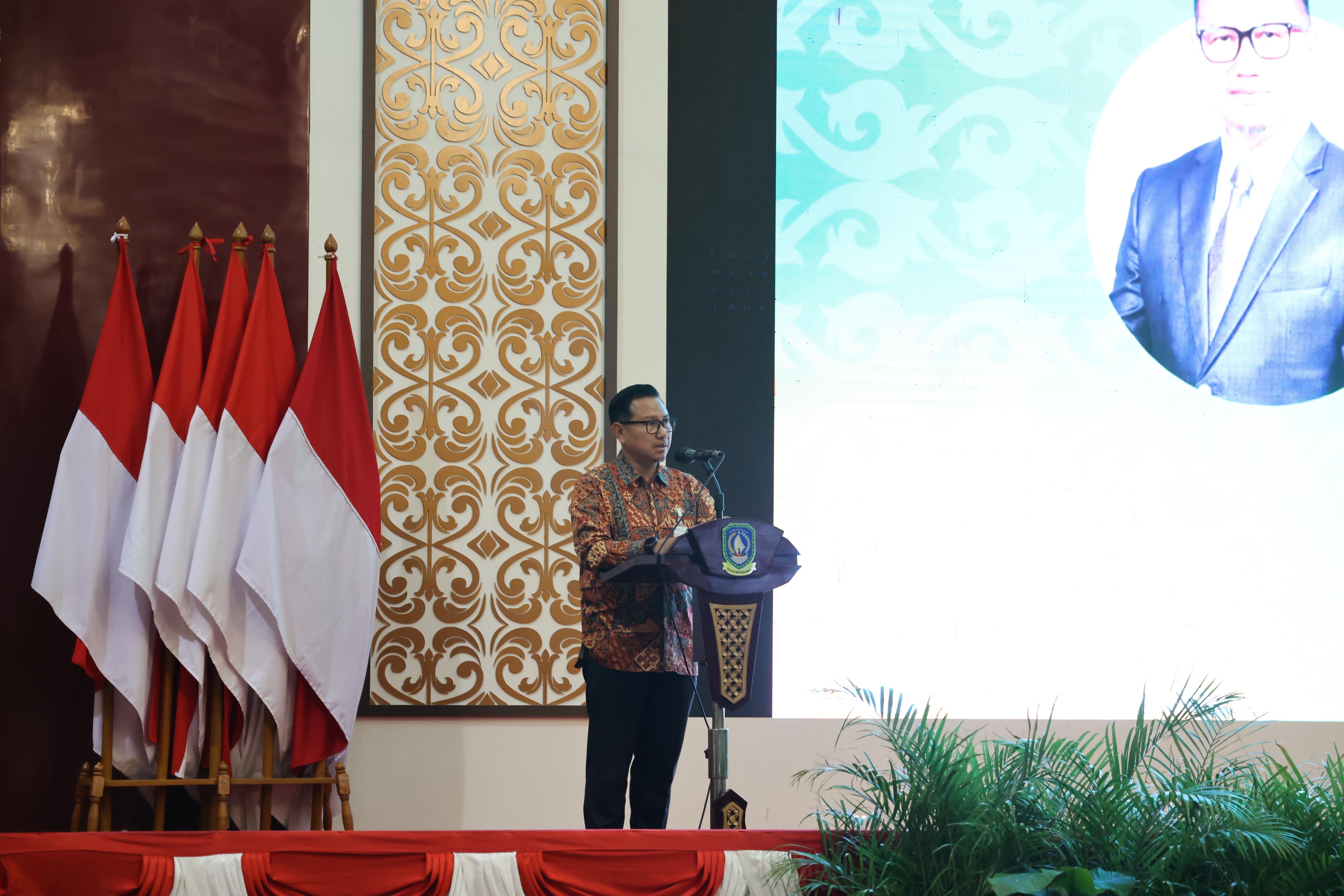 Gubernur Ansar Ahmad Serahkan Paritrana Award 2025: Dorong Perlindungan Sosial Bagi Pekerja Rentan di Kepri