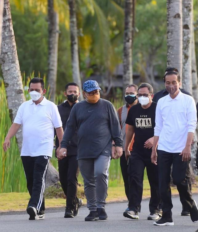Presiden Jokowi dan Gubernur Ansar Sama-sama Berolahraga di Bintan Resort 