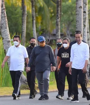 Presiden Jokowi dan Gubernur Ansar Sama-sama Berolahraga di Bintan Resort 