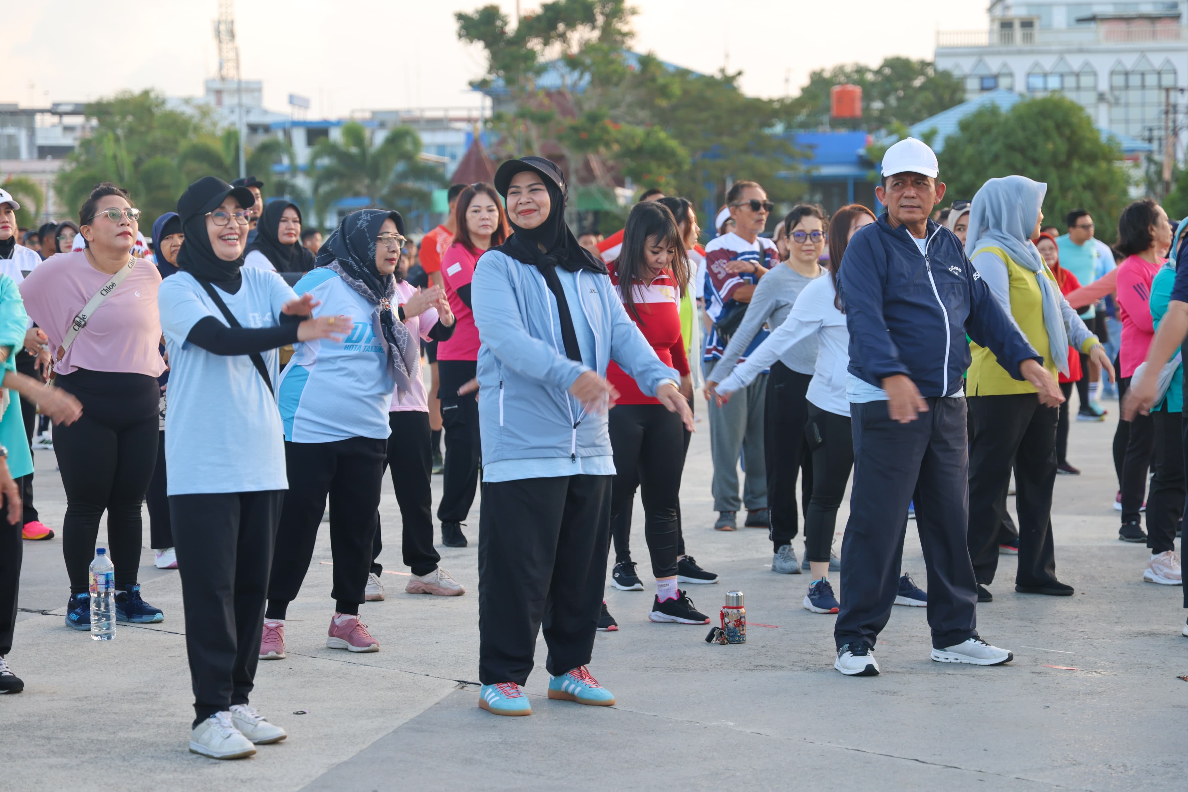 Gubernur Ansar Pimpin Langsung Penyambutan Kick Off Piala Dunia FIFA 2026 bersama TVRI Kepri di Halaman Tugu Sirih Tanjungpinang