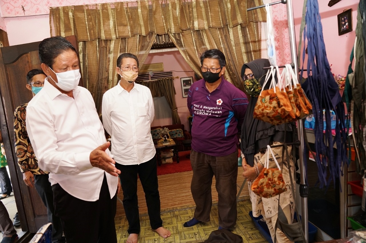 Produksi Masker, Isdianto Apresiasi UMKM