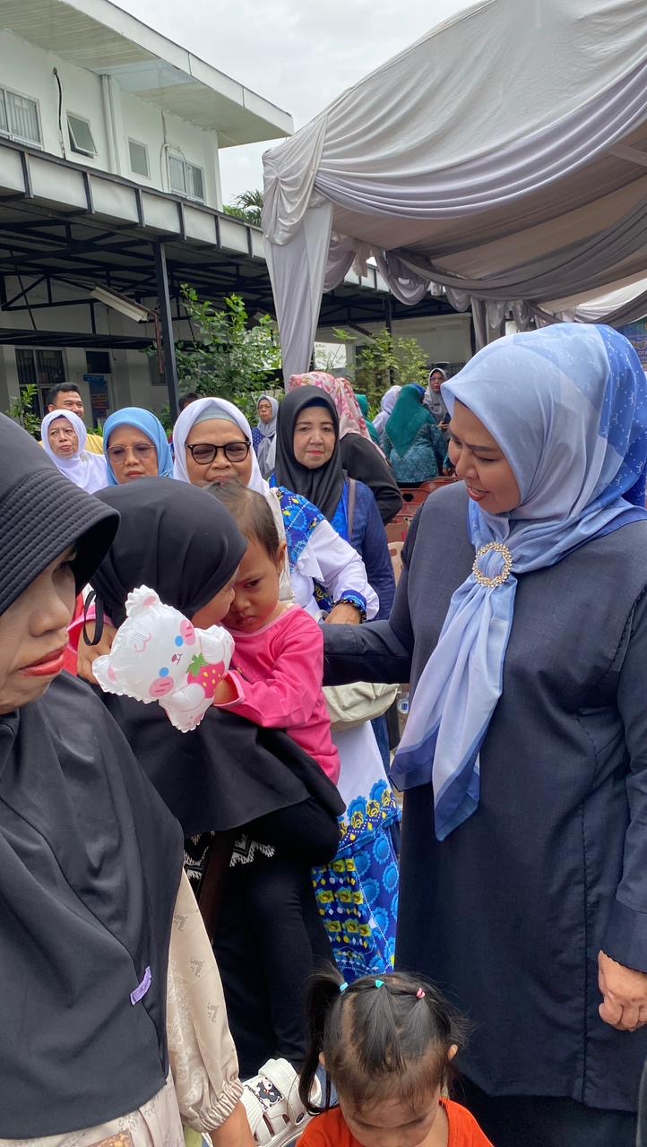 Sentuhan Kasih TP PKK Kepri, Khitanan Dhuafa dan Paket Stunting untuk Anak Batam
