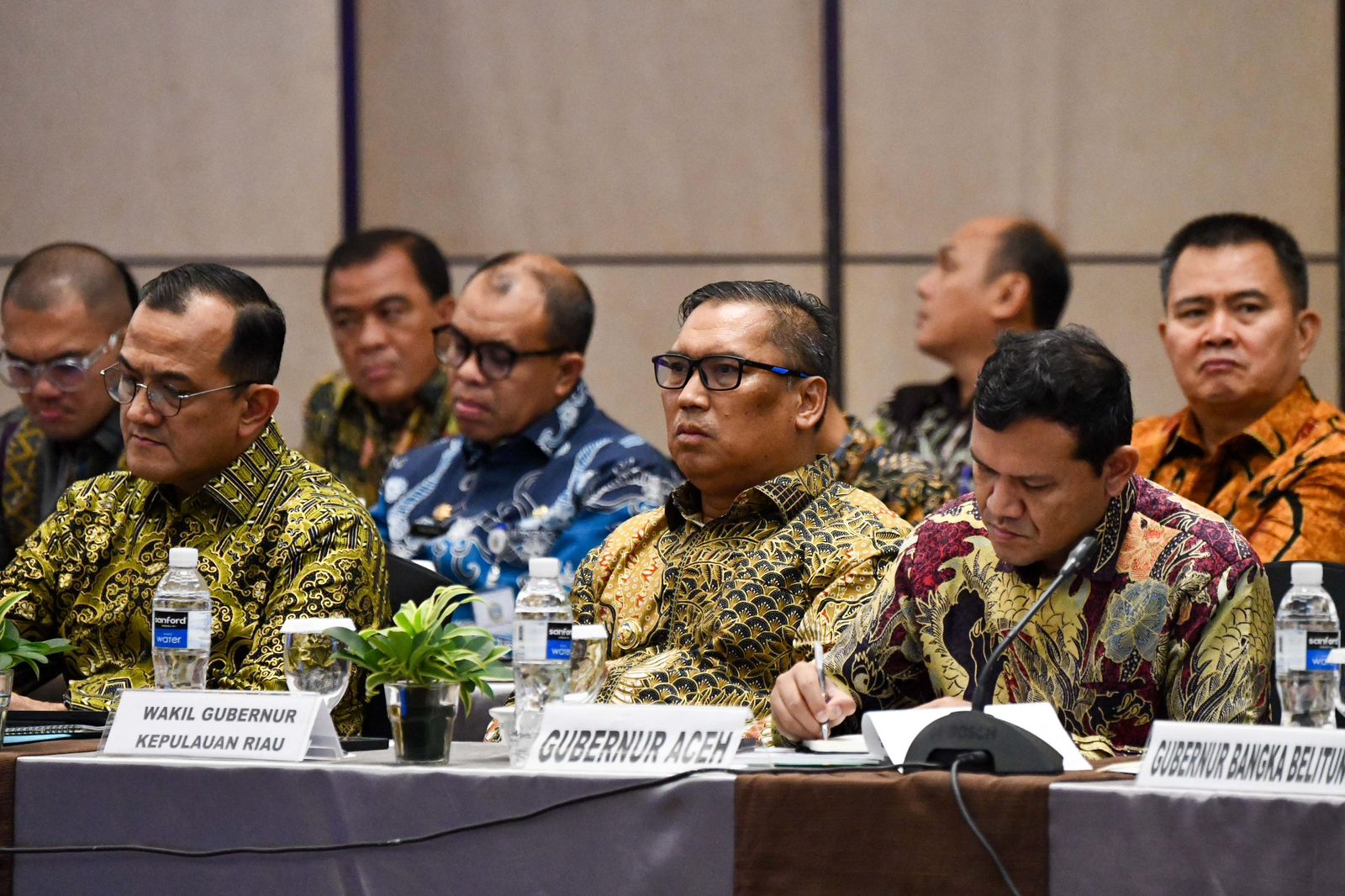 Mendagri Buka Rakor Pemerintahan Se Sumatera 2025 di Kota Batam