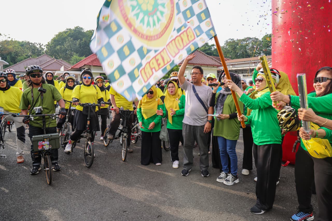 Wagub Nyanyang Hadiri Gowes Santai Semarakkan Peringatan Hari Pahlawan 2025