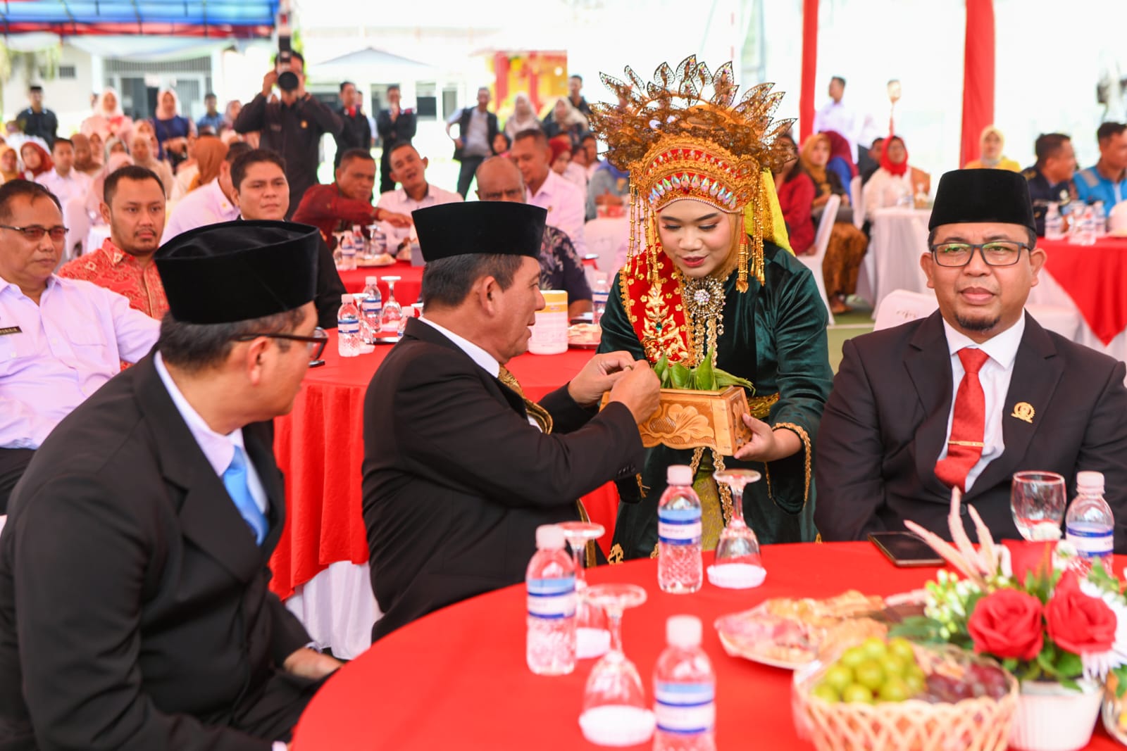 Peringati Kemerdekaan ke-80 RI, Gubernur Ansar Serahkan Remisi dan Pengurangan Masa Pidana