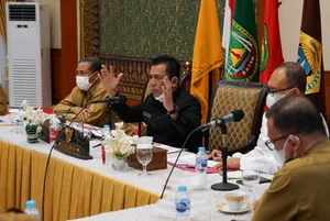 Gubernur Pimpin Rapat Evaluasi Penanganan Covid-19 Bersama Forkopimda
