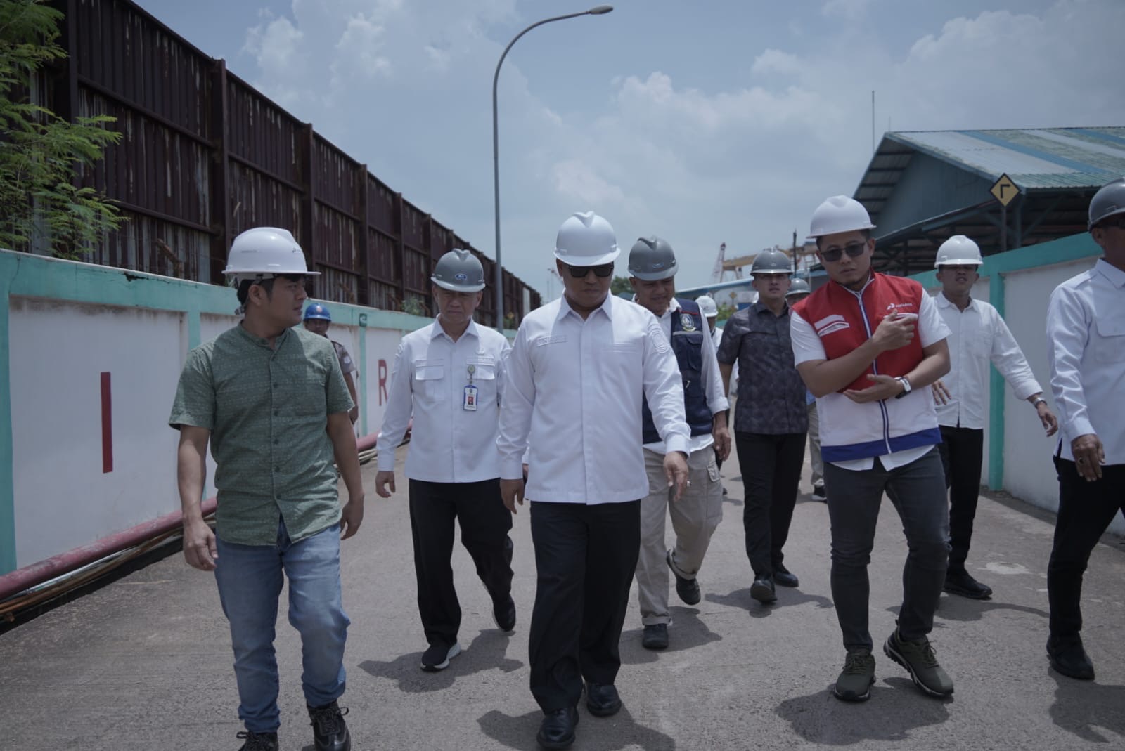 Wagub Nyanyang Tinjau Pertamina Patra Niaga dan Pertamina Gas di Kabil, Pastikan Distribusi Energi Aman