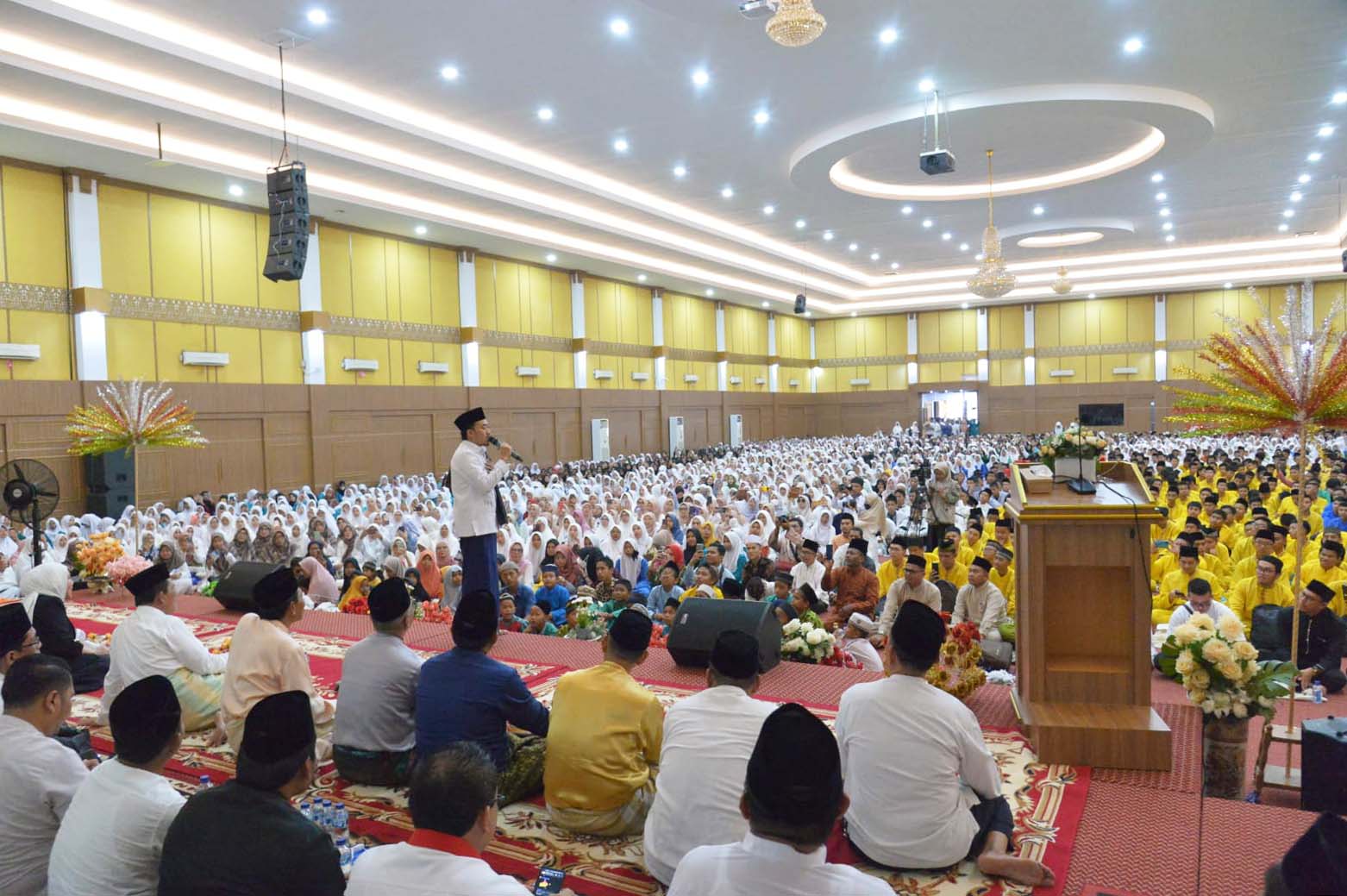 Gubernur Ansar Ajak Ribuan Insan Pendidikan Kota Batam Meneladani Sifat Shiddiq  Rasulullah