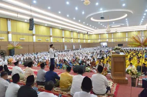 Gubernur Ansar Ajak Ribuan Insan Pendidikan Kota Batam Meneladani Sifat Shiddiq  Rasulullah