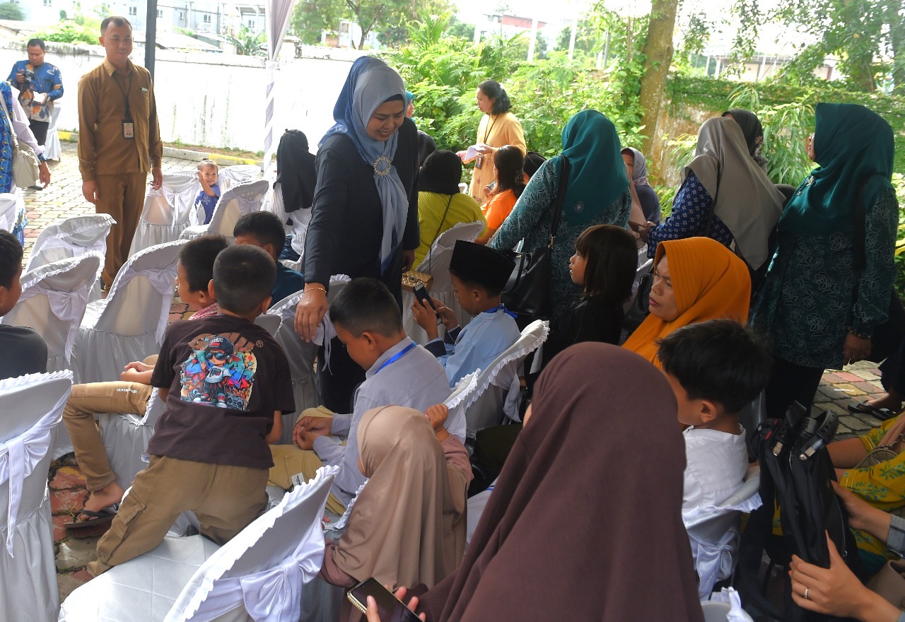 Sentuhan Kasih TP PKK Kepri, Khitanan Dhuafa dan Paket Stunting untuk Anak Batam