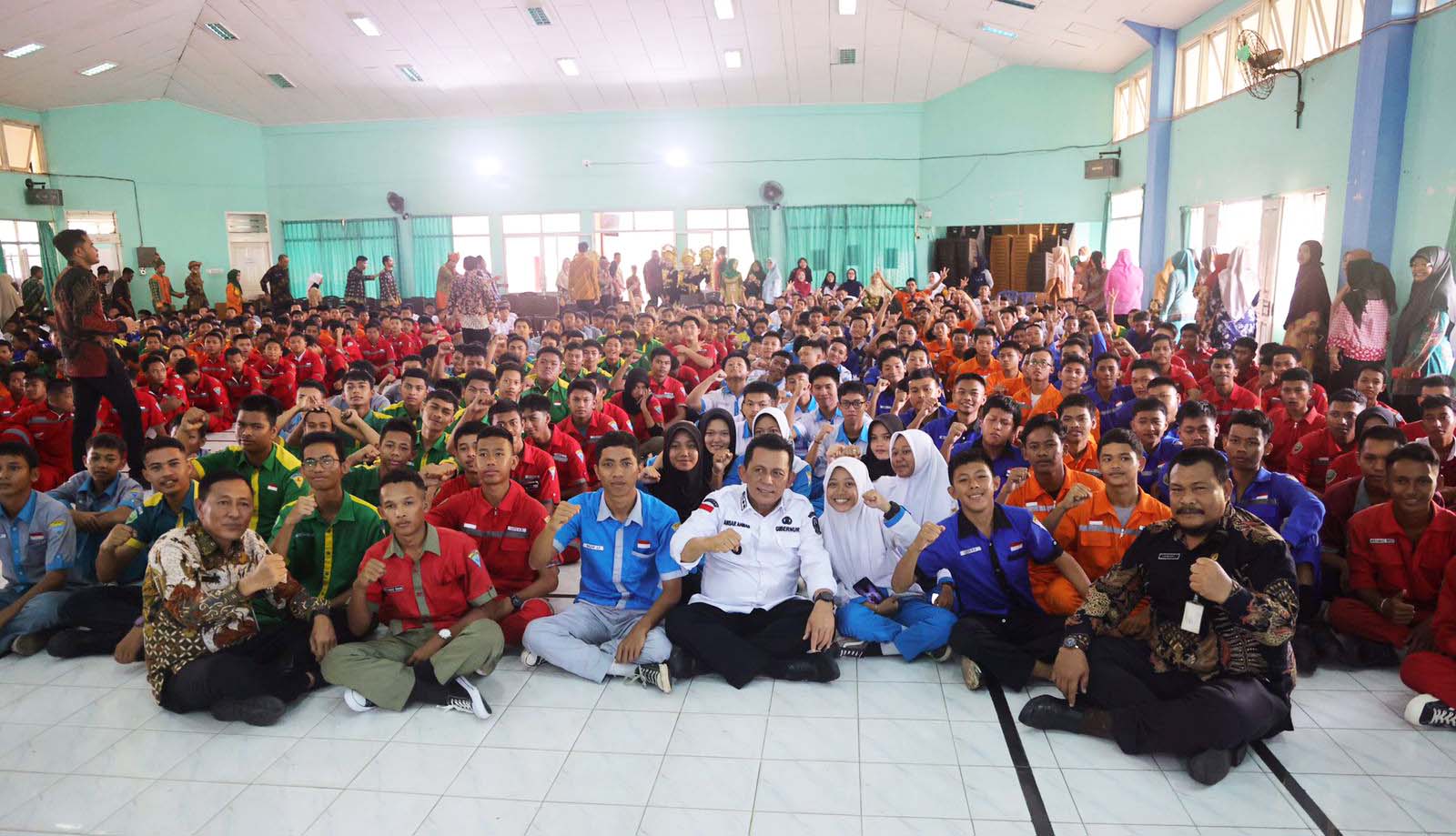 Gubernur Ansar Motivasi Siswa SMKN 3 dan SMKN 4 Tanjungpinang, Siapkan Incoming Generation yang Kompeten