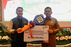 Gubernur Ansar Serahkan Bantuan Pertanian, Perikanan dan UMKM untuk Masyarakat Tanjungpinang