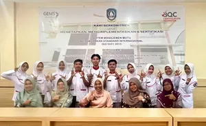 Penjemputan Mahasiswa PKL DIII Farmasi oleh Ketua Stikes Hang Tuah Tanjungpinang - Peluang Tenaga Vokasi Farmasi di Pemerintahan