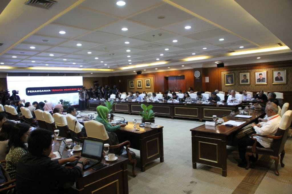 Pemerintah Lakukan Penanganan Tenaga Honorer secara Optimal