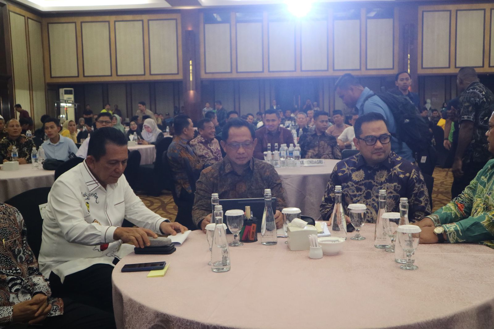 Gubernur Ansar Hadiri Pertemuan Regional Kahmi se-Sumatera di Batam