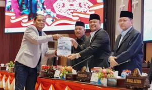 DPRD Kepri Setujui Ranperda Insentif dan Kemudahan Investasi, Fraksi-Fraksi Sampaikan Catatan Strategis