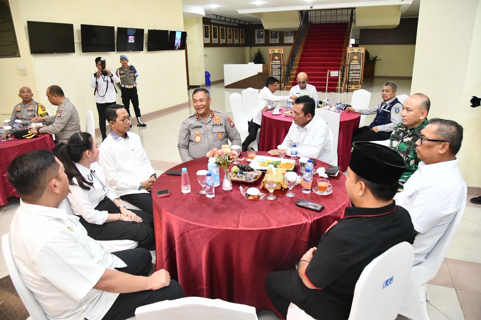 Gelar Safari Natal 2025, Gubernur Ansar dan Forkopimda Kepri Pastikan Ibadah Misa Berjalan Aman dan Lancar