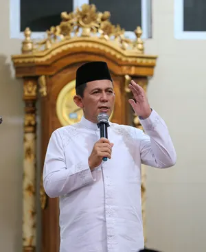 Gubernur Ansar Safari Ramadhan ke Masjid Jami' At Taqwa Belakang Padang