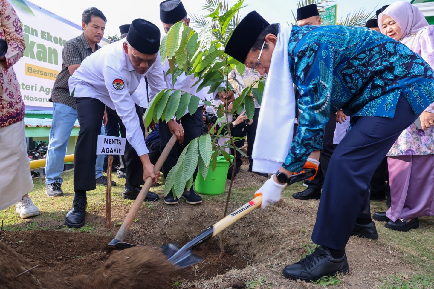 Didampingi Gubernur Kepri, Menag RI Safari Subuh di Masjid Penyengat dan Silaturahmi dengan Pegawai Kemenag Kepri