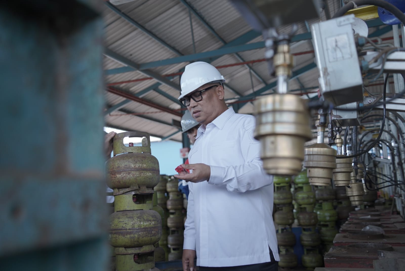 Wagub Nyanyang Tinjau Pertamina Patra Niaga dan Pertamina Gas di Kabil, Pastikan Distribusi Energi Aman
