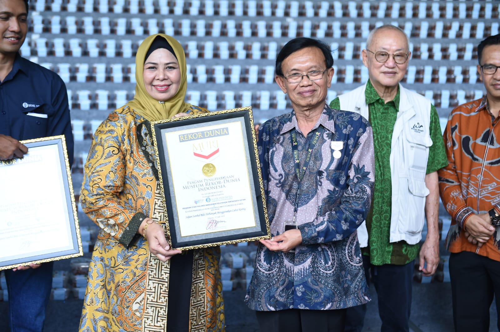 Kepri Pecahkan Rekor MURI "Sajian Sambal Bilis Terbanyak Menggunakan Cabai Kering" Untuk Dukung GNPIP