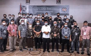 Gubernur Kepri Beri Motivasi Wartawan Peserta UKW yang Difasilitasi Dewan Pers di Batam