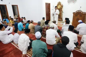 Gubernur Ansar Bersafari Subuh ke Masjid Darut Taubah Tanjung Buntung Bengkong, Batam