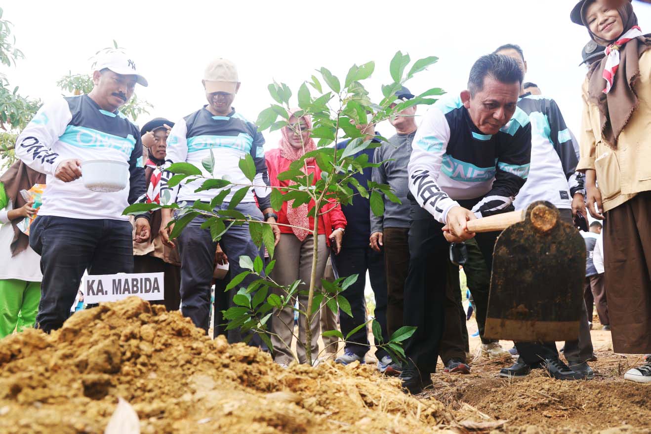 Gubernur Ansar Ikut Tanam Pohon Dalam Rangka Bulan Bakti Pramuka Tahun 2023 dan Hari Pramuka ke-62