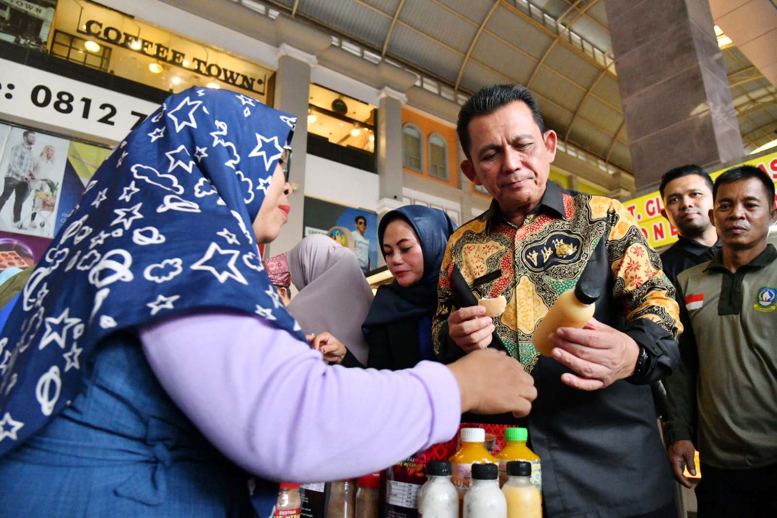 Gubernur Ansar Buka Expo Produk Koperasi Malaysia - Indonesia Tahun 2023