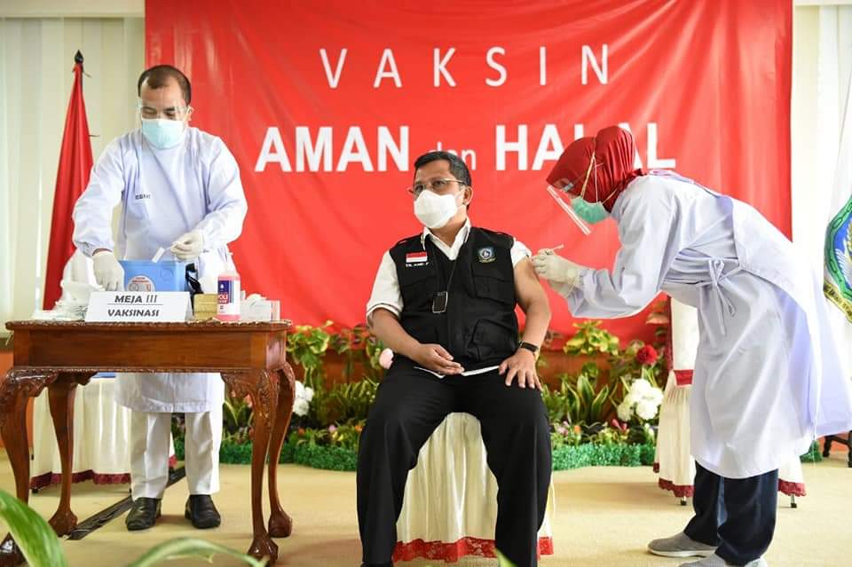 Suntik Vaksin Covid-19 Perdana Di Kepri Arif: Tidak Sakit, Rasanya Seperti Suntik Biasanya