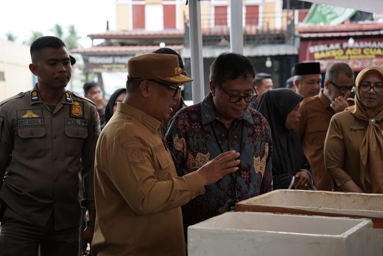 Wagub Nyanyang Buka Bazar Pangan Murah
Jaga Stabilitas Harga Bahan Pokok Jelang Nataru